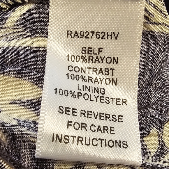 Vici Navy and White Floral Jumpsuit - Picture 4 of 6